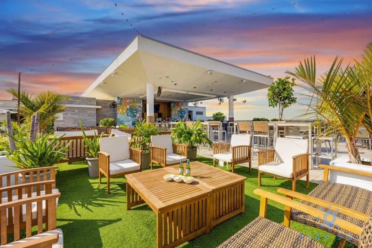 Tropical Oasis - Rooftop Pool- Near Beach - Gym Hollywood Exterior foto